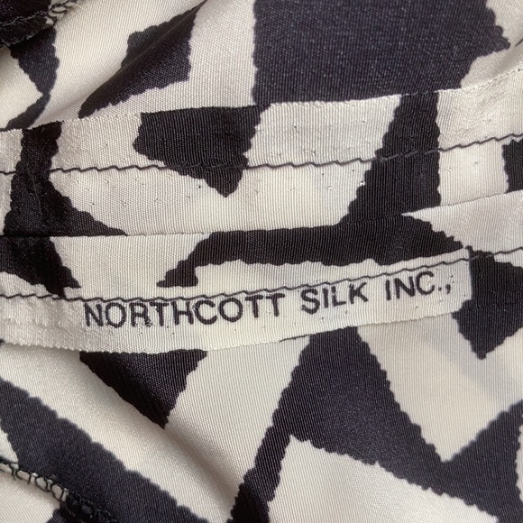 Graphic tunic - Picture 6 of 6